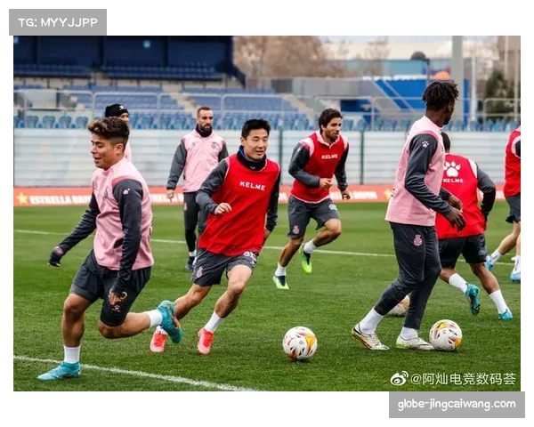 西甲联盟举办电竞足球锦标赛吸引青少年参与激发年轻一代足球热情 西甲联盟举办电竞足球锦标赛吸引青少年参与激发年轻一代足球热情